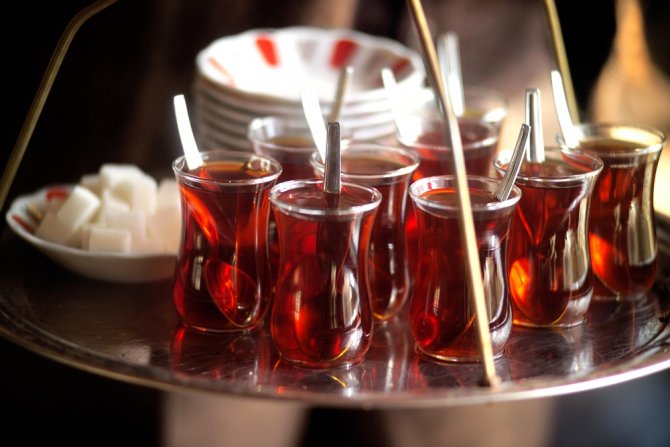 Çayın Azı Şifa Fazlası Zarar