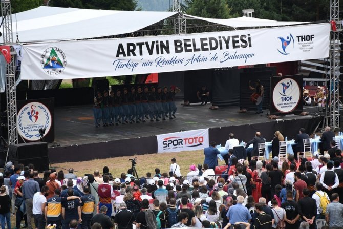 Türkiye’de İlk Kez Halk Oyunları Şampiyonası Yaylada Yapıldı