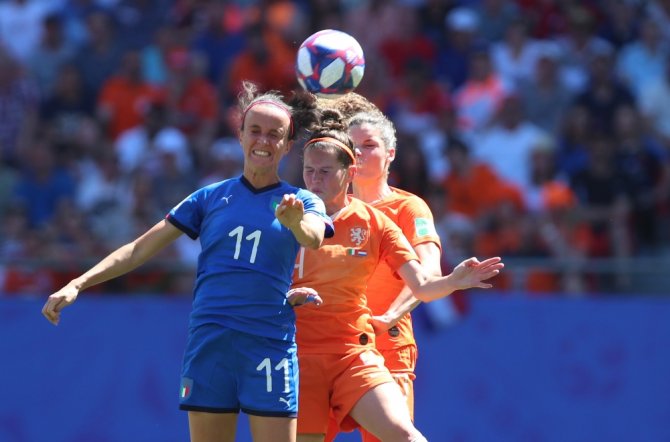 Hollanda Yarı Finalde