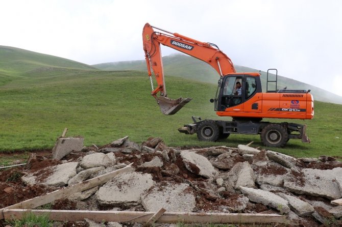 Gümüşhane Yaylalarında Yeni Kaçak Yapılara İzin Verilmiyor