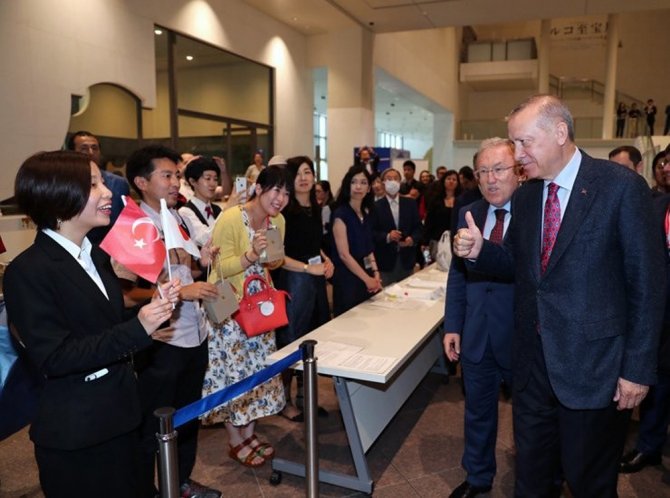 Cumhurbaşkanı Erdoğan Ve Bakan Ersoy Lale Geleneği Sergisini Ziyaret Etti