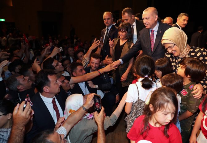 Cumhurbaşkanı Erdoğan Japonya’da Türk Vatandaşlarıyla Bir Araya Geldi