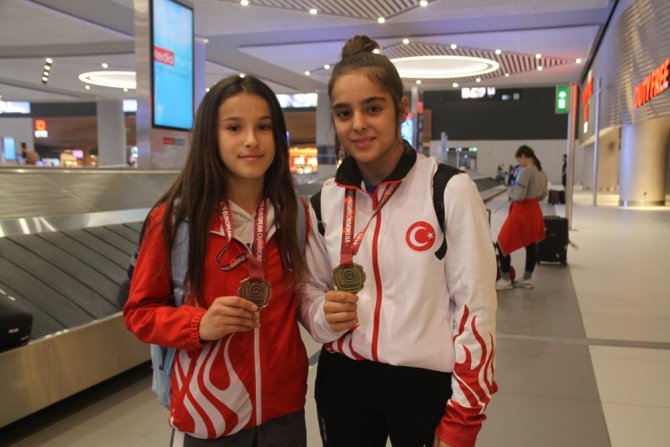 Milli Güreşçiler, Avrupa Şampiyonası’ndan 1 Altın Ve 1 Bronz Madalyayla Döndü