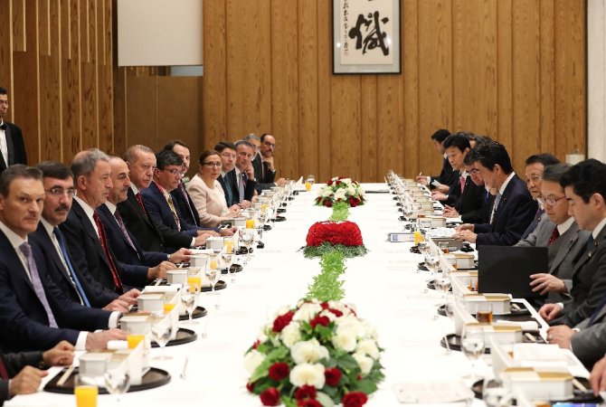 Japonya Başbakanı Abe İle Çalışma Yemeğine Katıldı