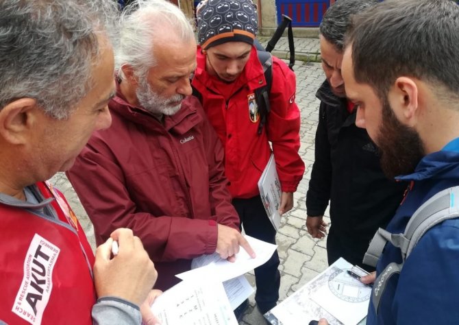 Akut Hem Hayat Kurtarıyor Hem Eğitimlere Devam Ediyor