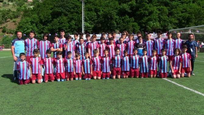 Trabzonspor Futbol Okulu’ndan Miniklere Turnuva