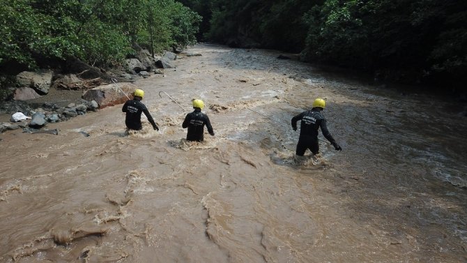 Çamlıktepe’de Selde Kaybolan 2 Kişiyi Arama Çalışmaları Bu Sabahtan İtibaren Tekrar Başladı