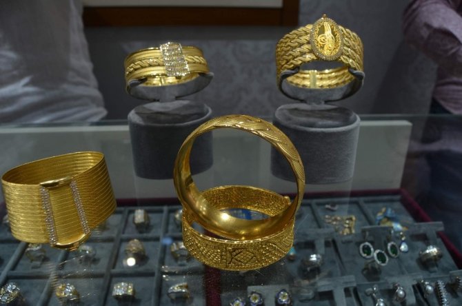 Türkiye’den Birleşik Arap Emirlikleri’ne 112 Milyon 100 Bin Dolarlık Altın