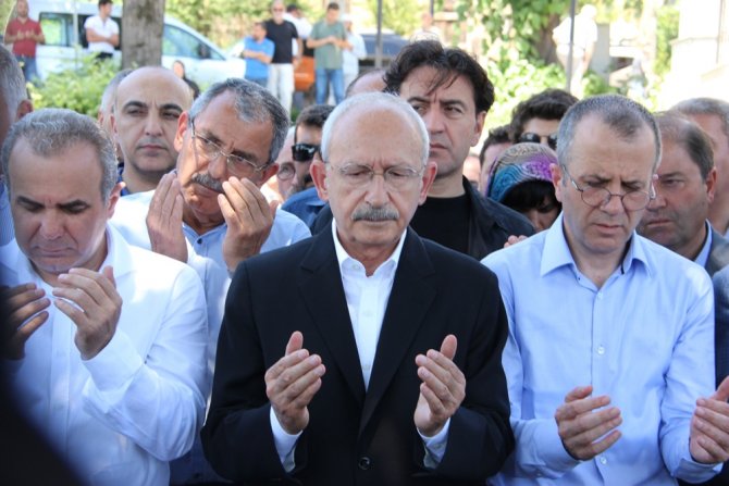 Kılıçdaroğlu Düzce’de Cenaze Törenine Katıldı