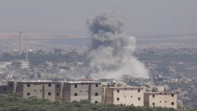 Rus Ve Suriye Uçakları İdlib Civarını Bombaladı: 3 Ölü