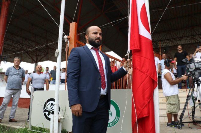 Kırkpınar’ın Açılış Töreninde ’Islıklama’ Krizi