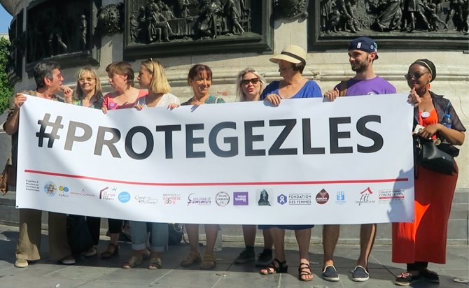 Kadına Şiddet Paris’te Protesto Edildi