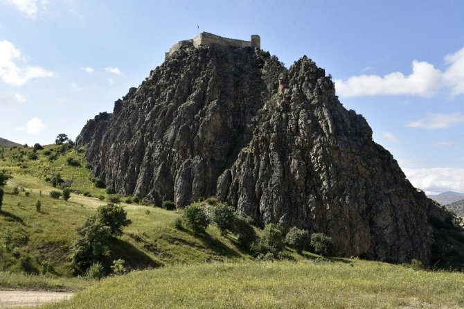Doğu Karadeniz’in En Görkemli Kalesi Ziyaretçilerini Bekliyor
