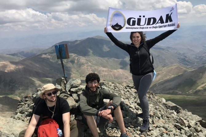 Bayburt’un En Yüksek Zirvesine Tırmandılar