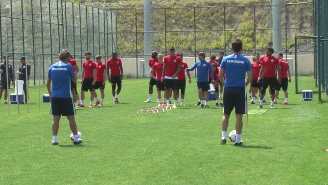 "Transfer Çalışmalarımız Şu Anda İyi Gidiyor"
