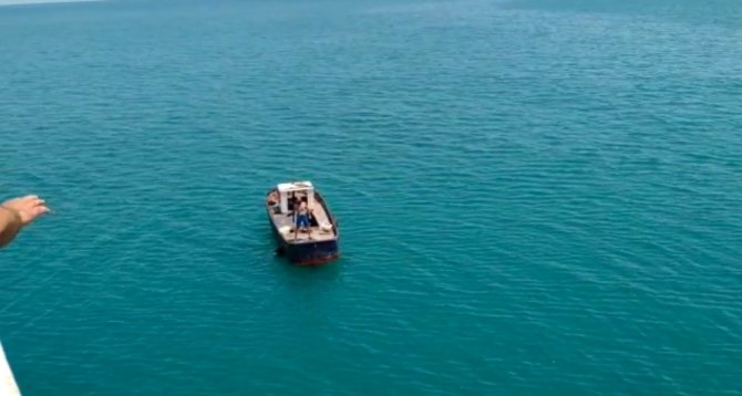 Trabzon’da Denizin Ortasında Mahsur Kalanları Böyle Kurtarmışlar