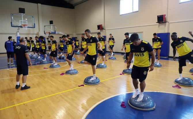 Emre Belözoğlu, Fenerbahçe’de İlk Antrenmanına Çıktı