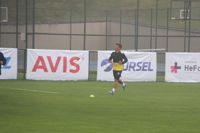 Fenerbahçe Sis Ve Yağmur Altında Çalıştı