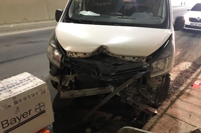 Tırdan Düşen Yedek Lastik Az Kalsın Faciaya Sebep Oluyordu