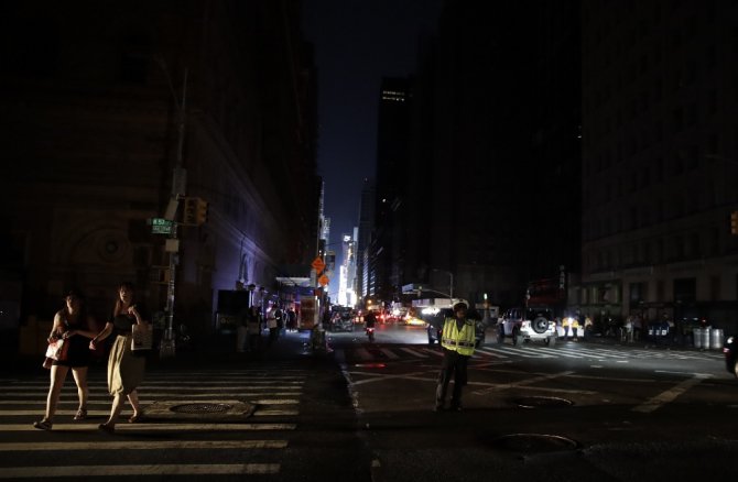 New York Karanlığa Gömüldü: 70 Bin Ev Ve İş Yeri 5 Saat Elektriksiz Kaldı