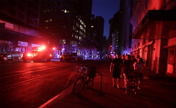 New York Karanlığa Gömüldü: 70 Bin Ev Ve İş Yeri 5 Saat Elektriksiz Kaldı