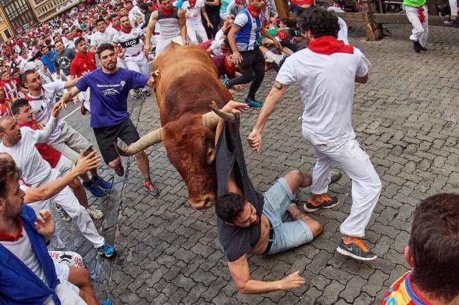 İspanya’da Boğa Festivali’nin Son Gününde 8 Kişi Yaralandı