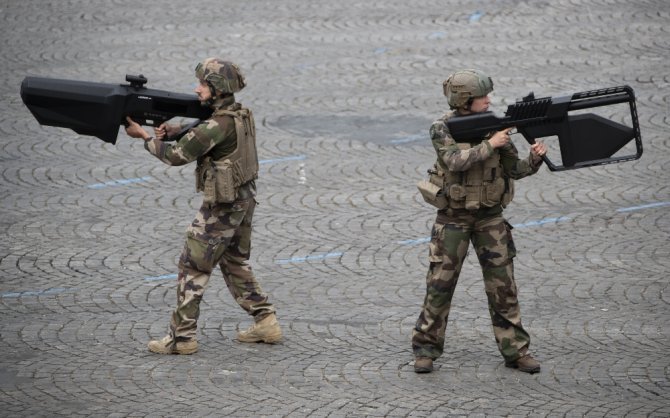 Fransa’da Bastille Günü Askeri Geçit Töreni