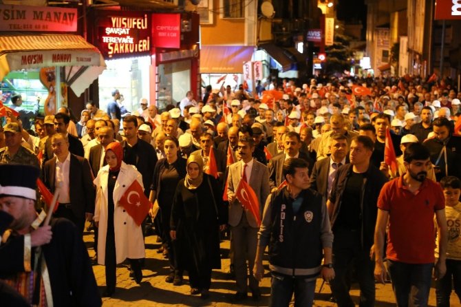 Artvin’de “15 Temmuz Demokrasi Ve Milli Birlik Günü” Yürüyüşü