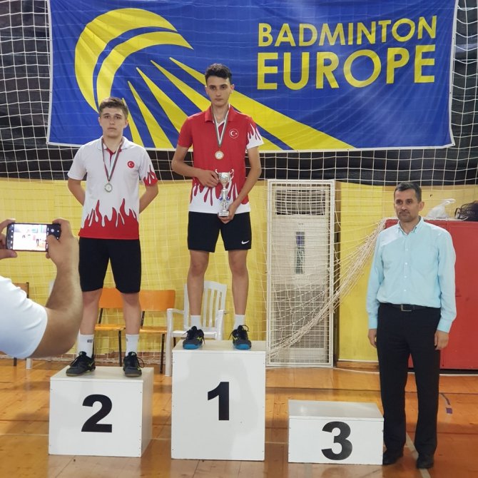 Badmintoncularımız Şampiyon.