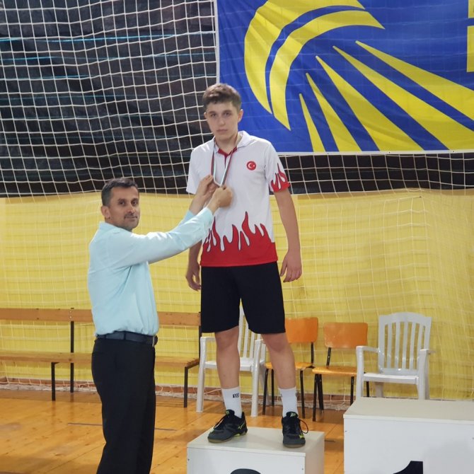 Badmintoncularımız Şampiyon.