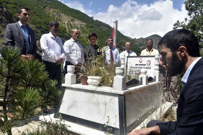 Şehit Öğretmen Necmettin Yılmaz Mezarı Başında Anıldı
