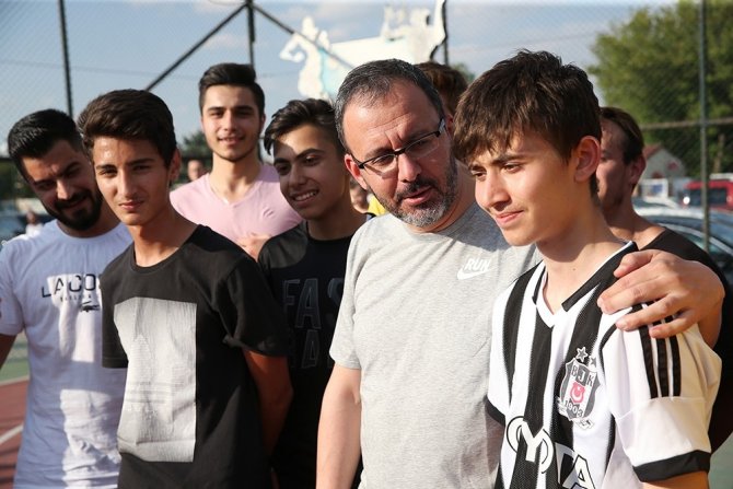 Bakan Kasapoğlu’ndan Gençlere 10 Bin Pota Müjdesi