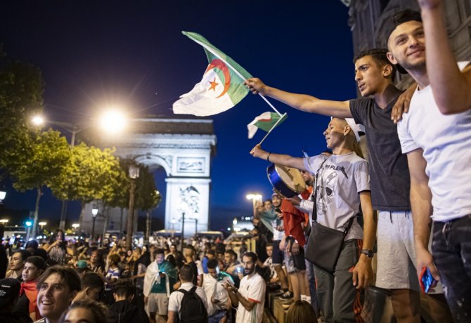 Cezayirliler Şampiyonluğu Kutladı, 198 Kişi Gözaltına Alındı