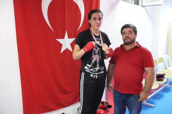 Kick Boksçu Gizem’in Yeni Hedefi, Avrupa Şampiyonluğu
