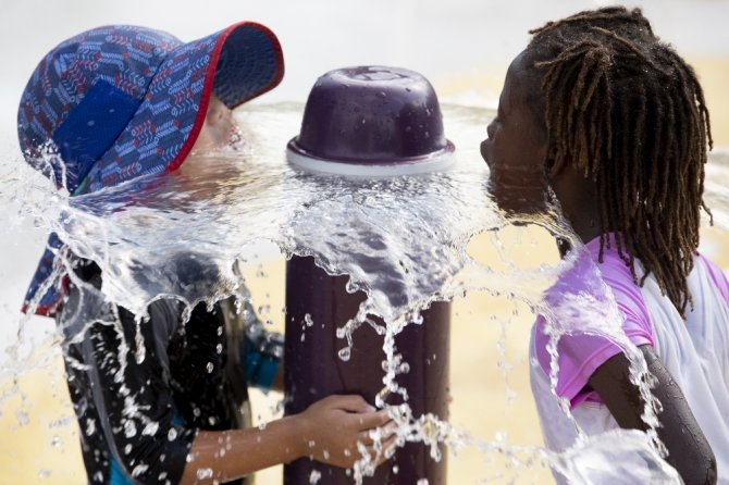 Abd’de Sıcak Hava Dalgası Etkisini Azaltıyor