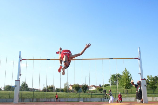 Merakı İle Başladığı Uzun Atlama Sporunda Dünya İkincisi Oldu