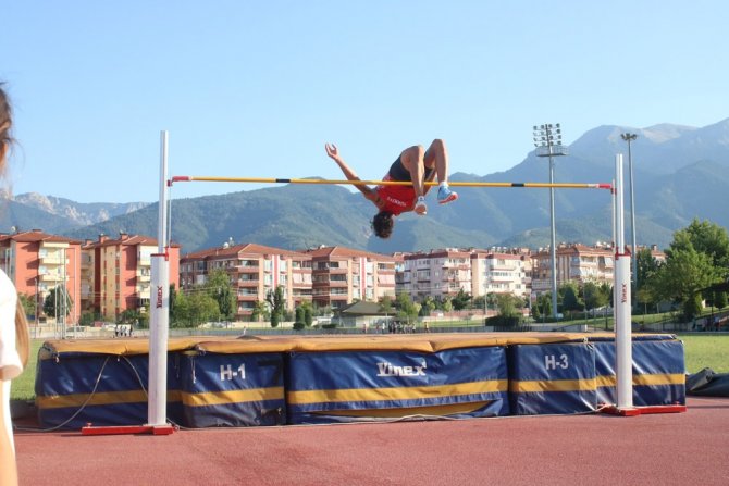 Merakı İle Başladığı Uzun Atlama Sporunda Dünya İkincisi Oldu