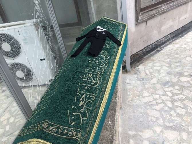 Annesinin Kazara Ezdiği Çocuğu Toprağa Verildi