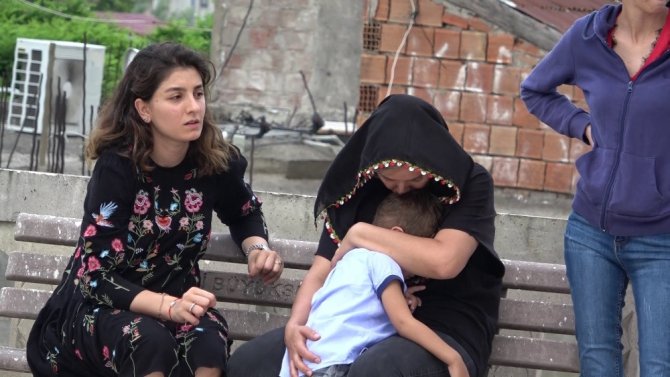 Annesinin Kazara Ezdiği Çocuğu Toprağa Verildi