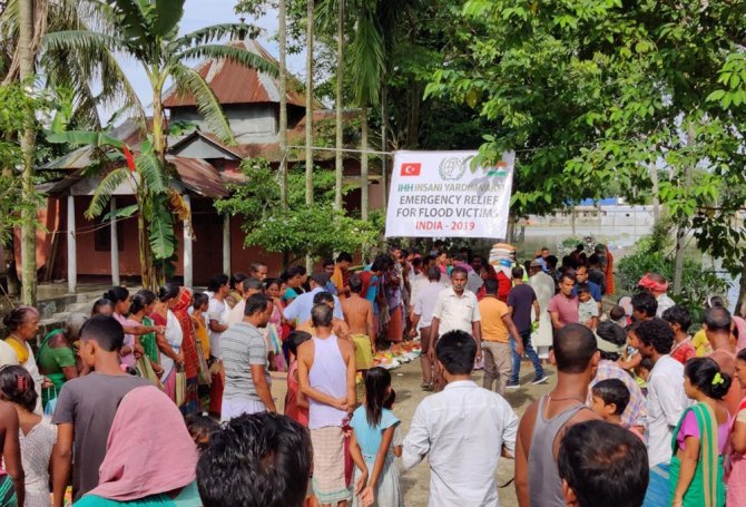 Selin Vurduğu Güney Asya’ya Yardım