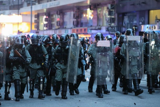 Hong Kong’da Protestolara Polis Müdahalesi