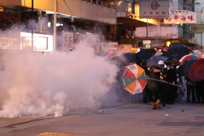 Hong Kong’da Protestolara Polis Müdahalesi