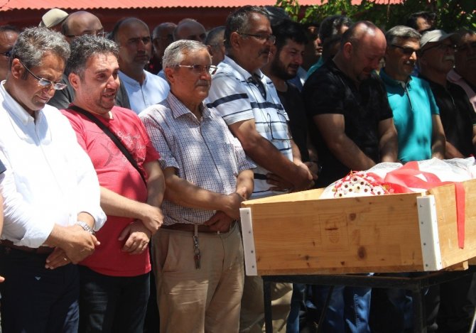 Kansere Yenik Düşen Genç Akademisyen Son Yolculuğuna Uğurlandı