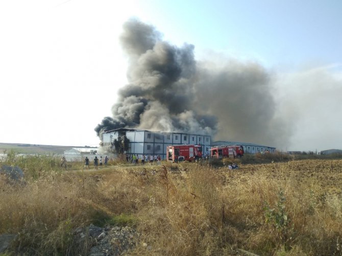 İşçilerin Kaldığı Barakalarda Çıkan Yangın Söndürüldü