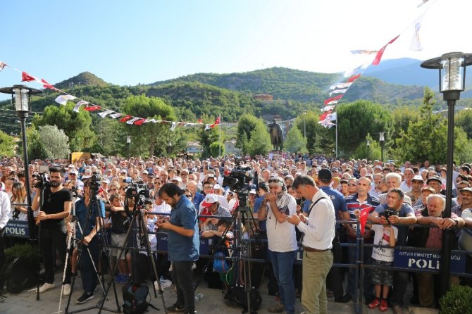 Kılıçdaroğlu, Ardanuç Belediyesini Ziyaret Etti