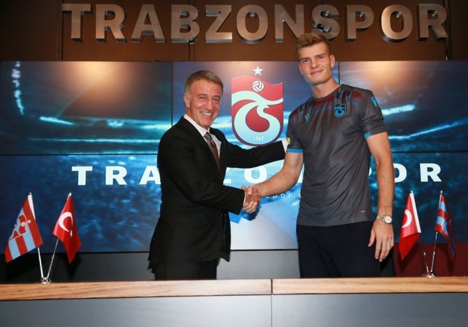 Alexander Sörloth 2+2 Yıllığına Trabzonspor’da