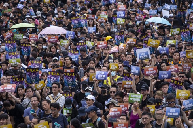 Hong Kong’da Protestolar Devam Ediyor