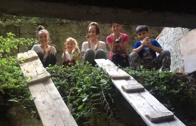 Yavru Kedi Sıkıştığı Yerden Kurtarıldı, Çocuklar Sevindi