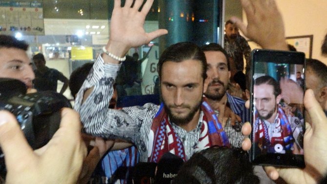 Trabzonsporlu Yusuf Yazıcı’ya Coşkulu Uğurlama