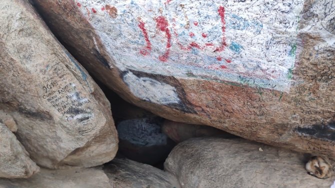 Müslümanlar Sevr Mağarası’na Akın Ediyor